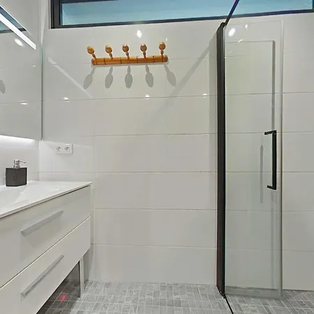 Maison Au Calme, 3 Chambres, Proche Commerces Et Plages, Jardin Sans Vis-a-vis, Terrasse Equipee - Fr-1-224b-138 度假居 *