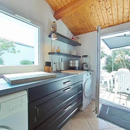 Maison Au Calme, 3 Chambres, Proche Commerces Et Plages, Jardin Sans Vis-a-vis, Terrasse Equipee - Fr-1-224b-138 * 诺亚芒提亚