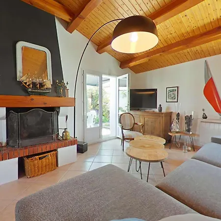 Maison Au Calme, 3 Chambres, Proche Commerces Et Plages, Jardin Sans Vis-a-vis, Terrasse Equipee - Fr-1-224b-138 度假居